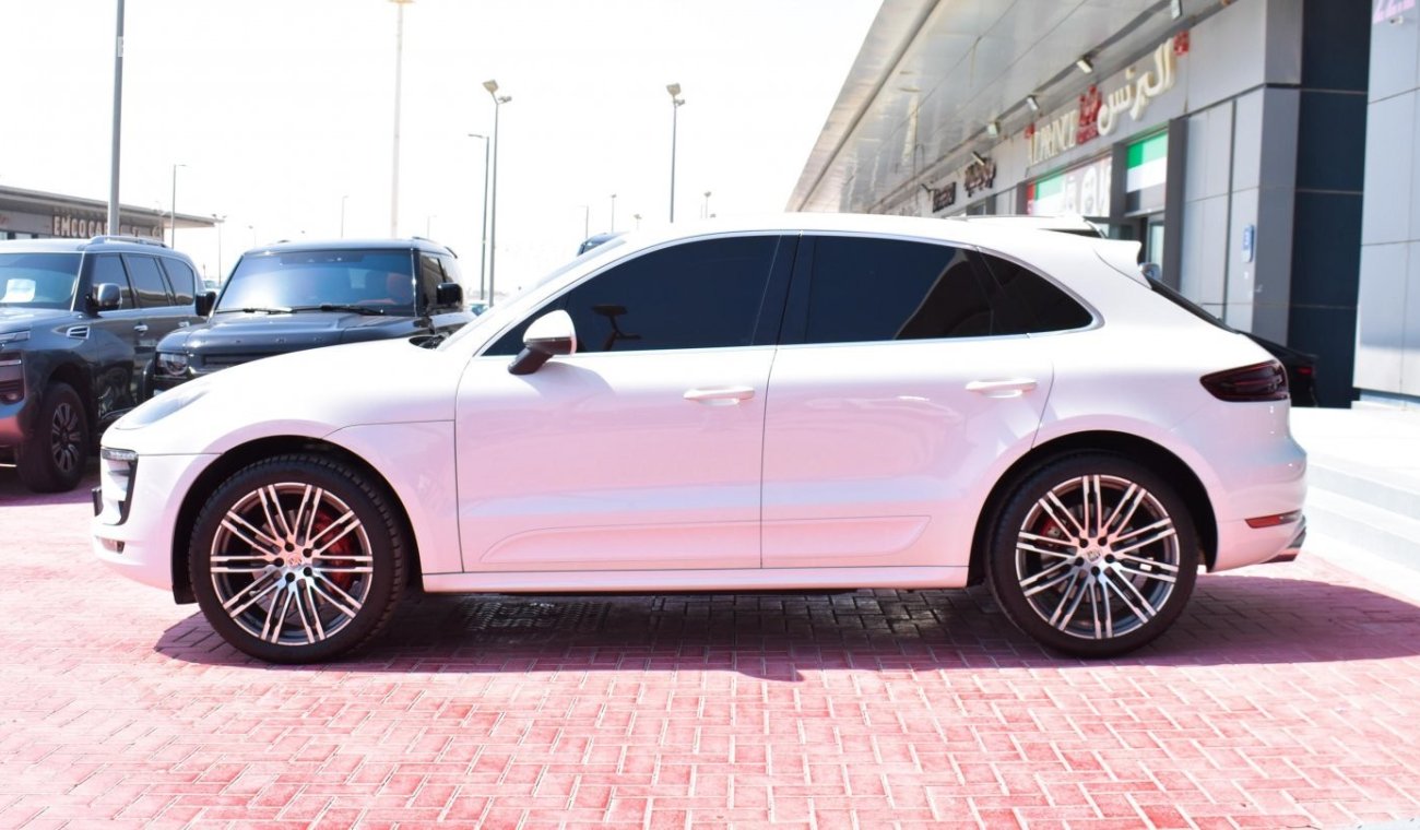 Used Porsche Macan Turbo 2015 for sale in Abu Dhabi 555135