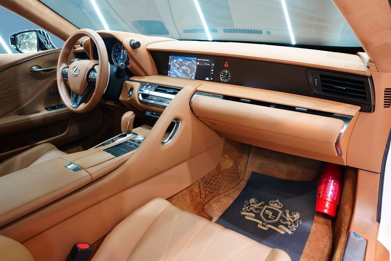 لكزس LC 500 Mark Levinson Audio, Ultra White, Tan Interior, 471 HP V8, GCC Specs!!