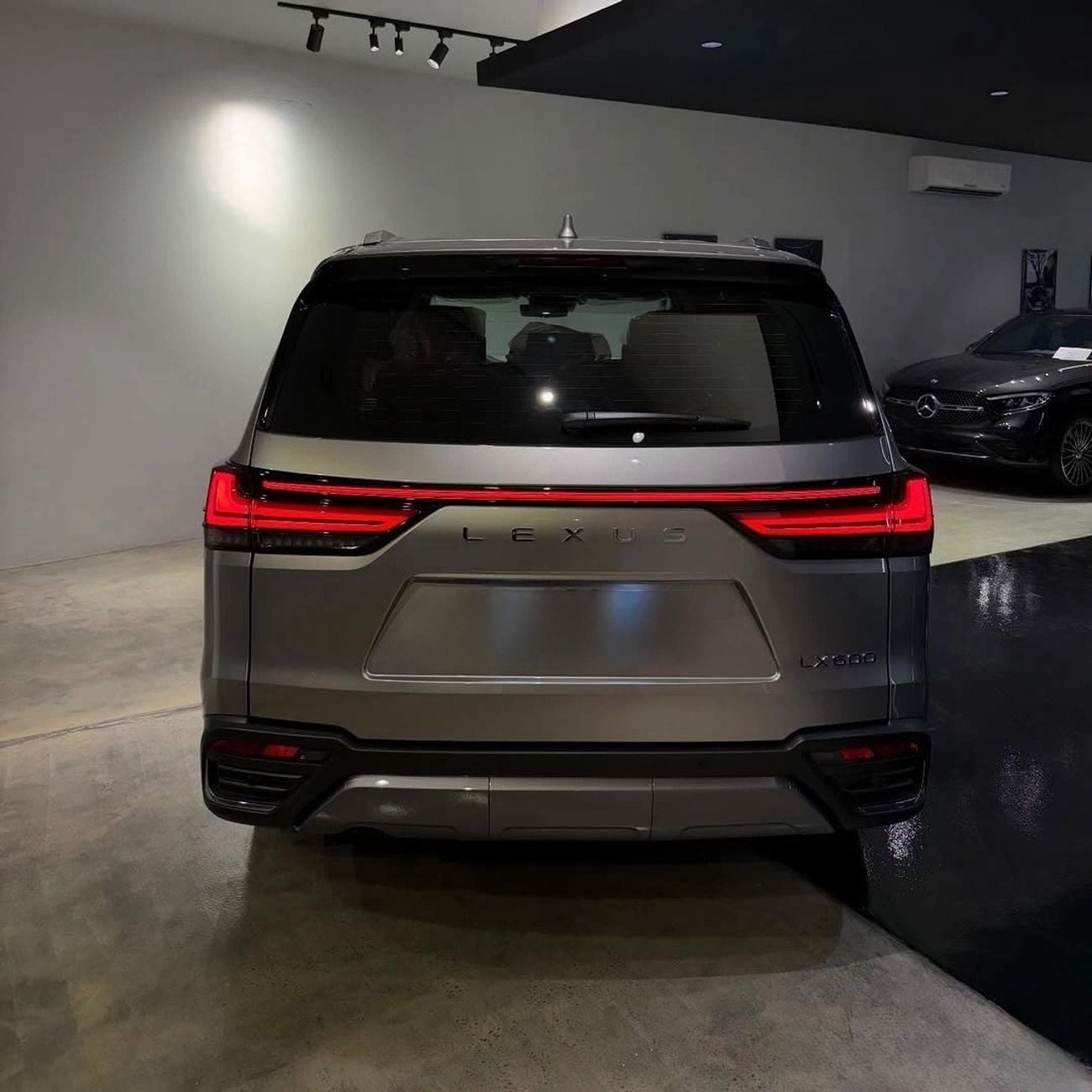 لكزس LX 600 Signature 3.5L ( CYL)