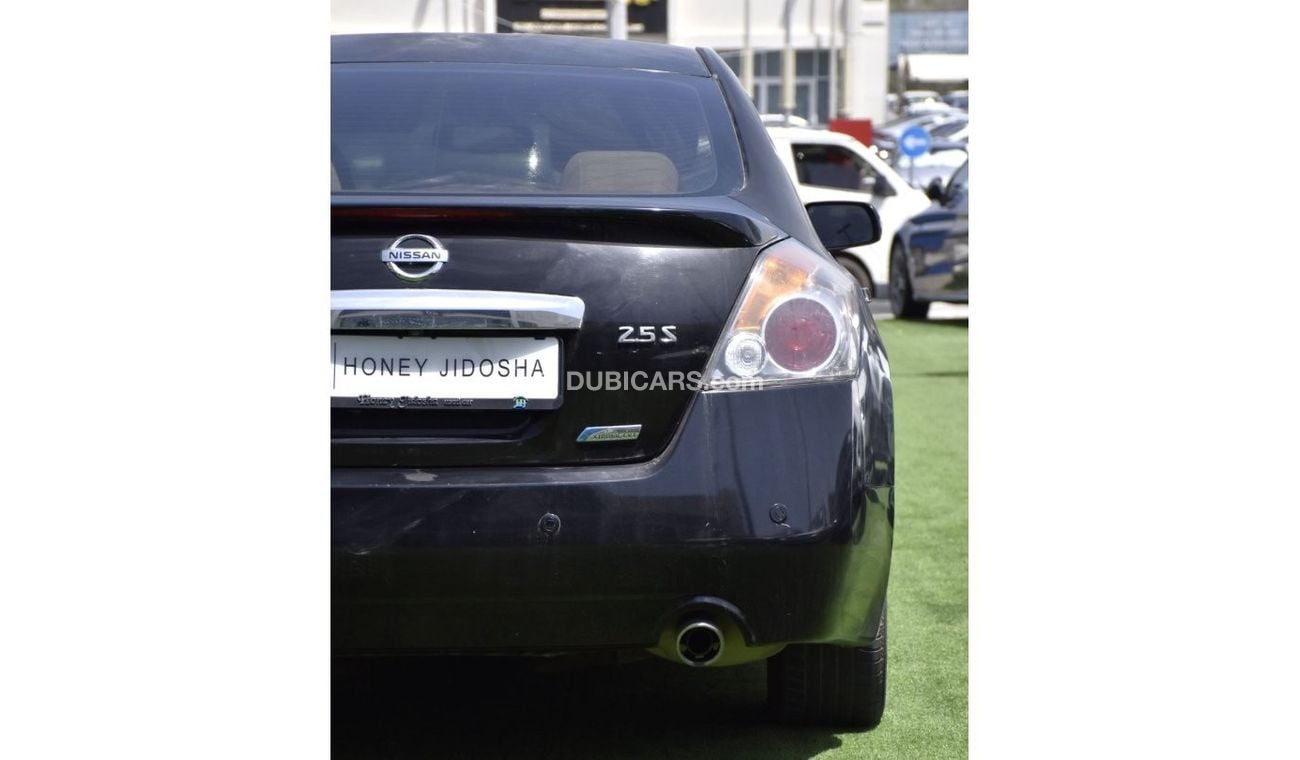 Nissan Altima EXCELLENT DEAL for our Nissan Altima 2.5 S ( 2012 Model ) in Black Color GCC Specs