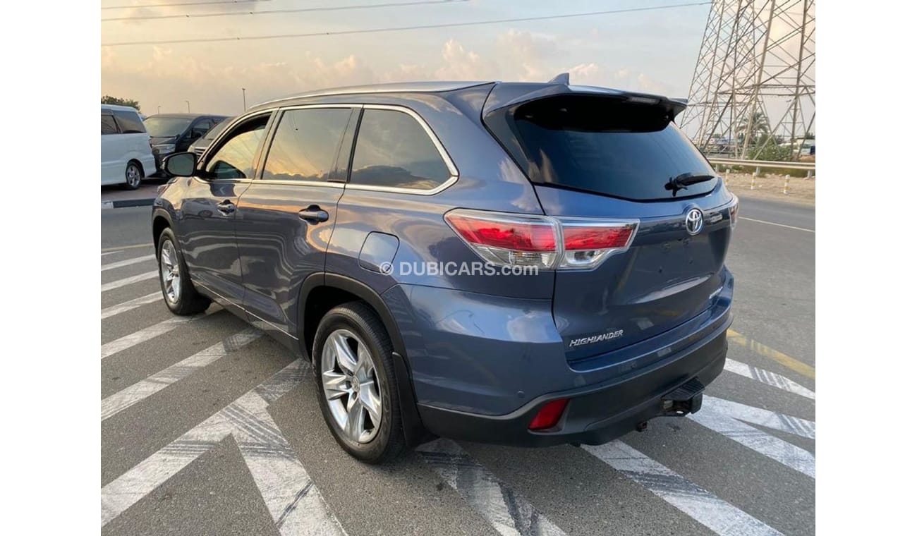 Used Toyota Highlander 2015 for sale in Dubai - 296389