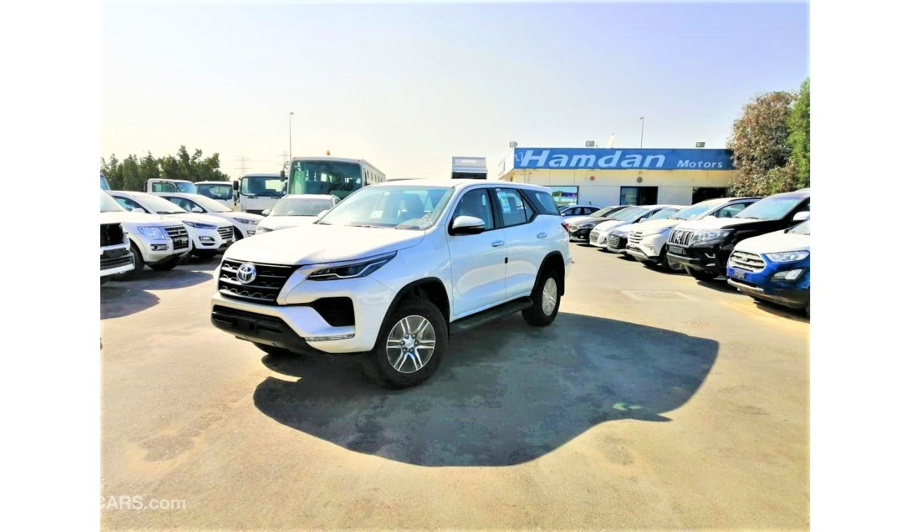 تويوتا فورتونر Fortuner WITH SCREEN AND CAMERA