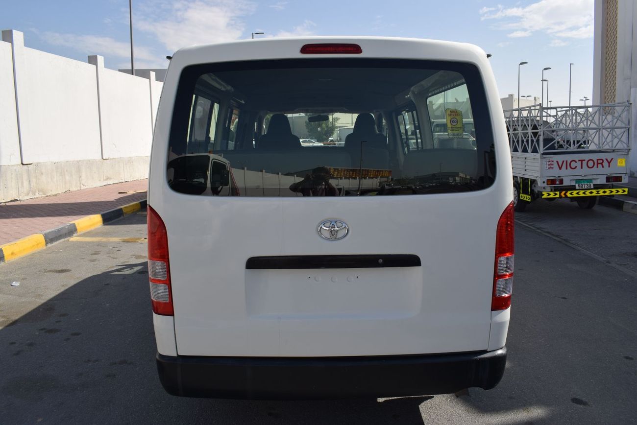 Toyota Hiace Toyota Hiace Bus 13 seater, model:2013. Excellent condition