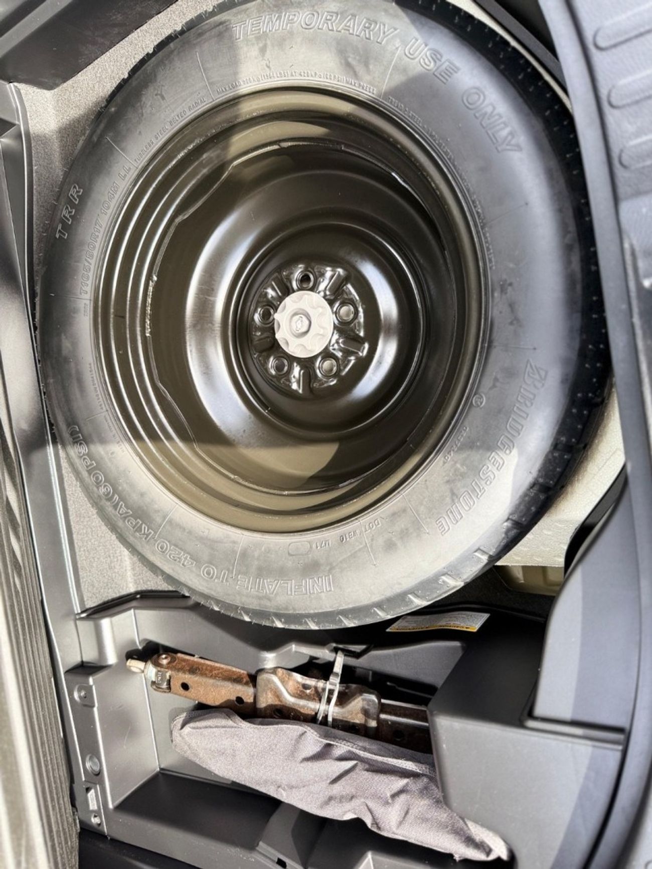 تويوتا راف ٤ XLE, leather seats, sunroof ,push start