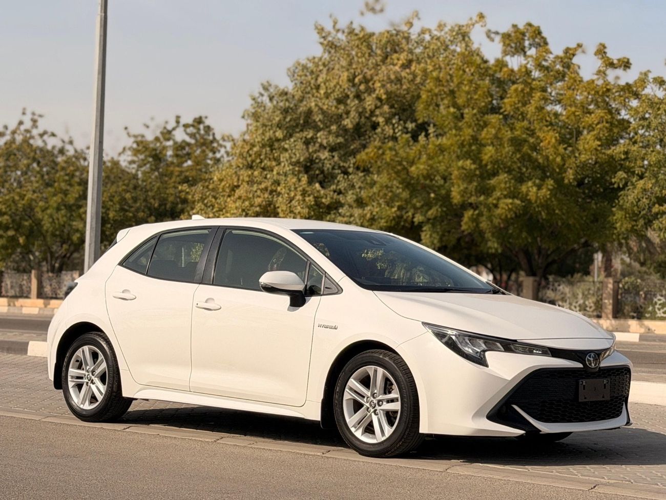 تويوتا كورولا Hybrid