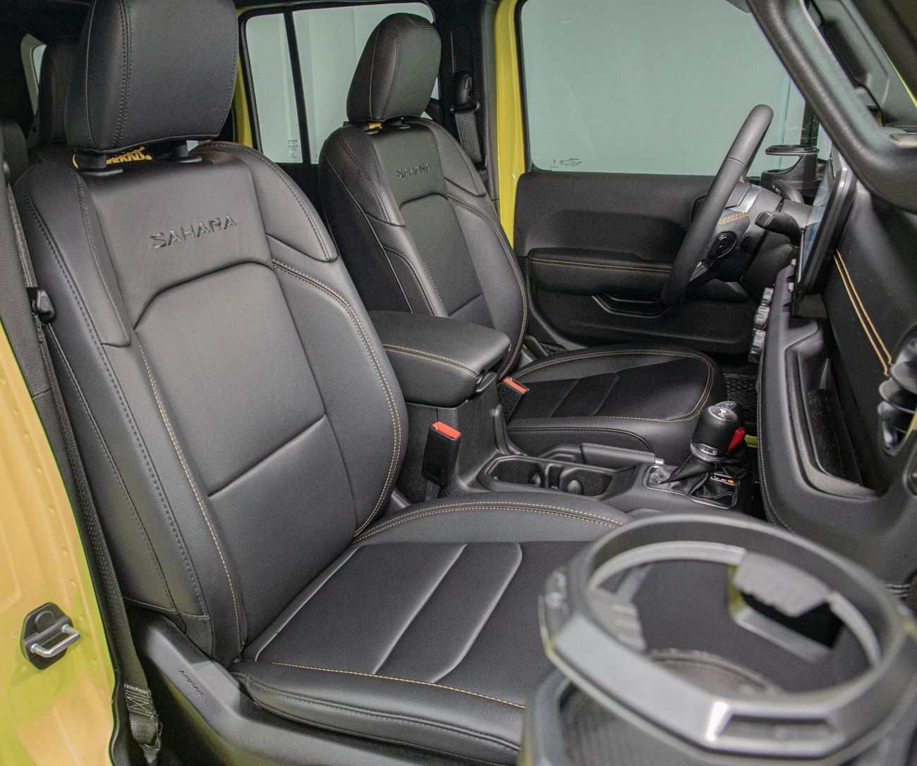 جيب رانجلر Unlimited Sahara 2.0L A/T