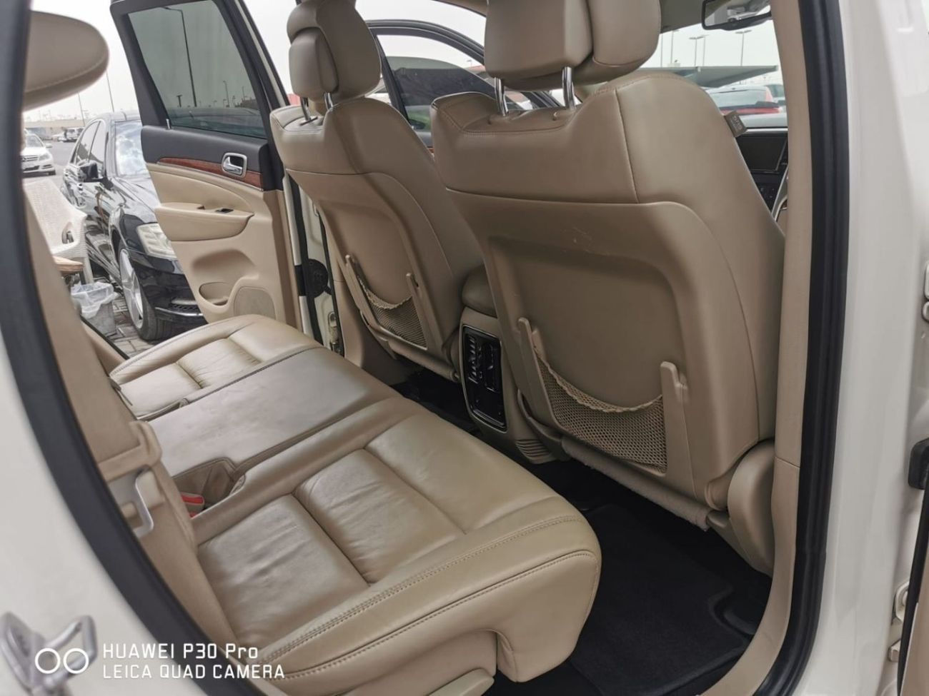 Jeep Cherokee sport 3.7L In excellent condition and requires no expenses