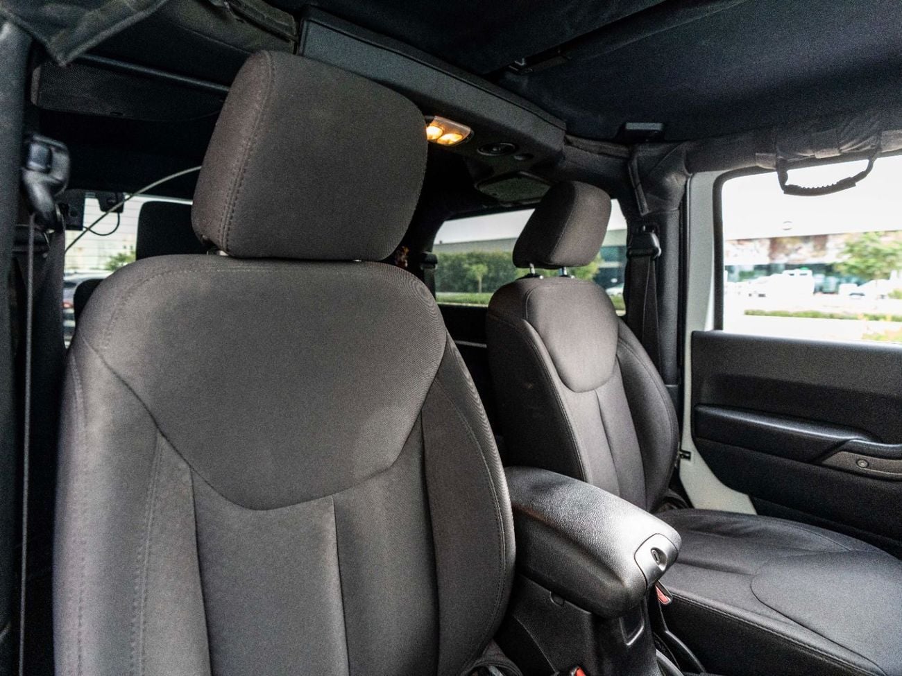 Jeep Wrangler Sport 3.6L A/T