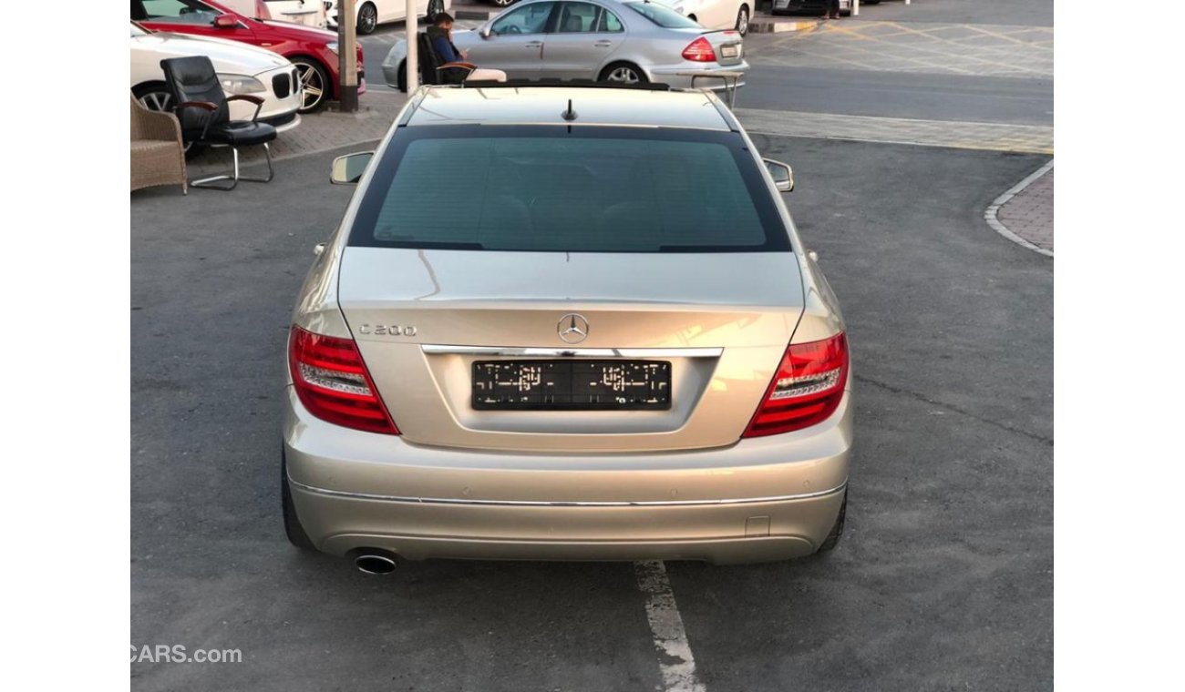 Mercedes-Benz C 200 Mercedes Benz C200 model 2012  GCC car prefect condition full option low mileage sun roof leather s