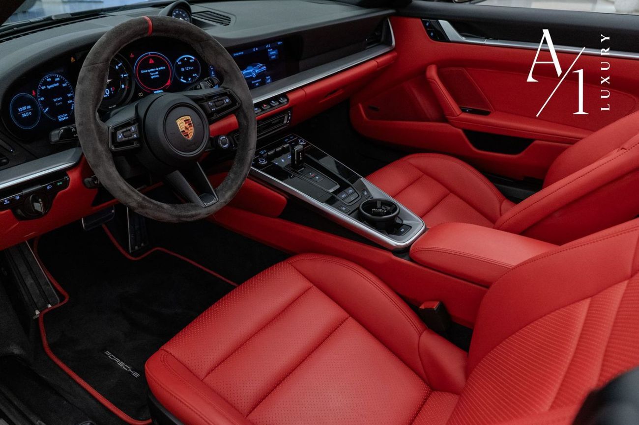 Porsche 911 Carrera S 3.0L (445 HP) Convertible 2020 Porsche 911 Carrera S Cabriolet, Warranty, Carbon Fiber Pac