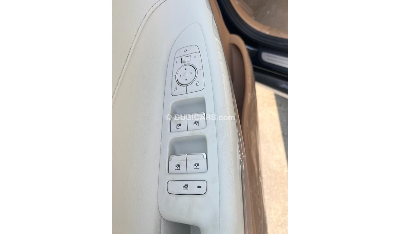 Hyundai Azera 3.5 L , full option