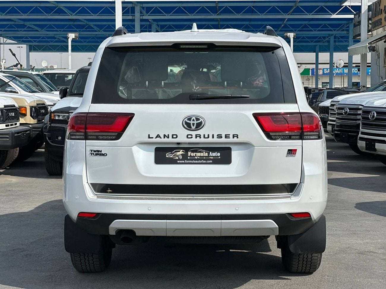 تويوتا لاند كروزر GR SPORT GR-S 3.5 لتر PTR أوتوماتيك // 2026 // كاملة المواصفات مع رادار، كاميرا 360 درجة، إطارات للط
