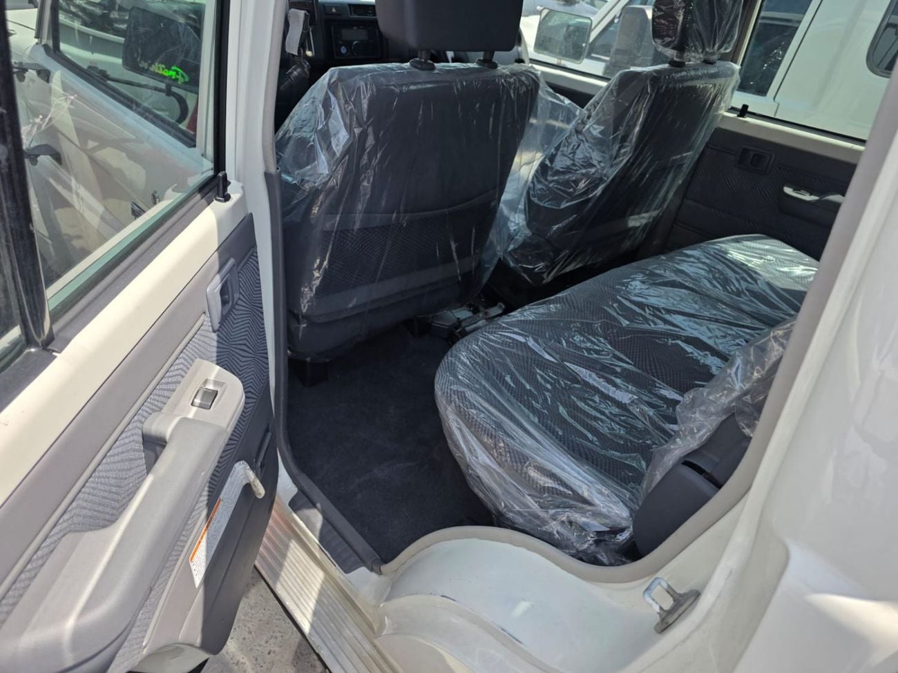 Toyota Land Cruiser Pick Up DIESEL RIGHT HAND DRIVE 4.5L ,2O15 MODEL ONLY FOR EXPORT AVAILABLE