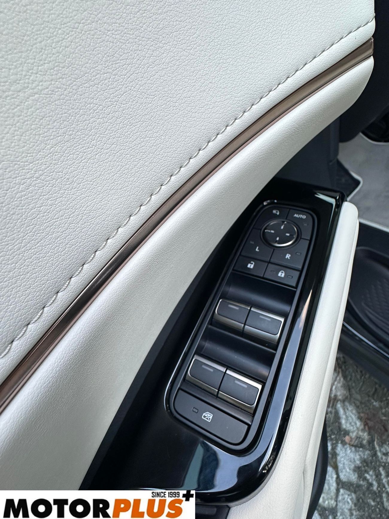 Lexus LM 350h Hybrid 4 Seater 2026 - Ready Stock! Export-only price