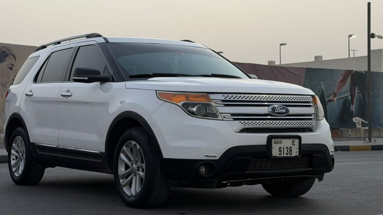 Ford Explorer Std 3.5L 4WD