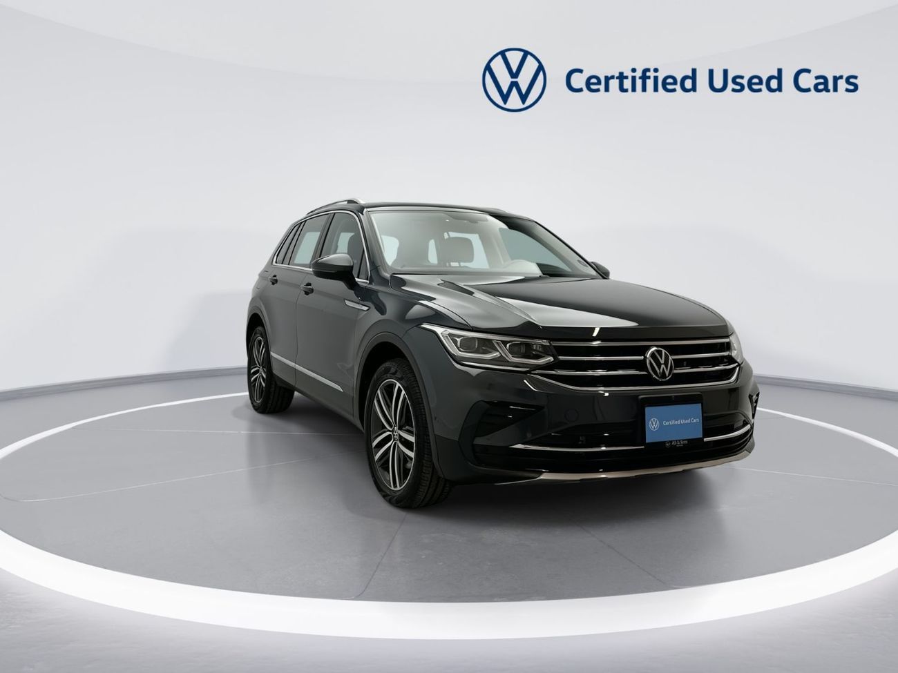 فولكس واجن تيجوان ELEGANCE 2.0L | Panoramic Sunroof with Leather Seats | VW Certified | GCC Specs | Showroom Co