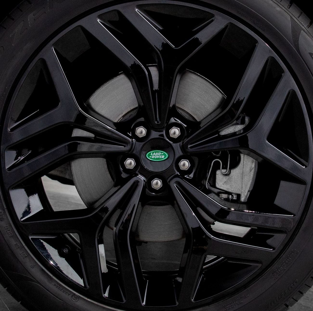 لاند روفر رينج روفر فيلار P250 R-Dynamic SE 2.0L