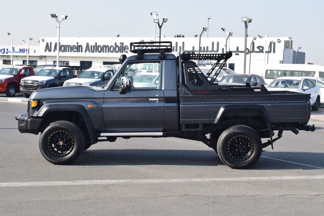 تويوتا لاند كروزر بيك آب Toyota landcruise pickup single cab 2011model Facelifted 2024 4.5 1 VD Diesel engine Colour Grey Tra