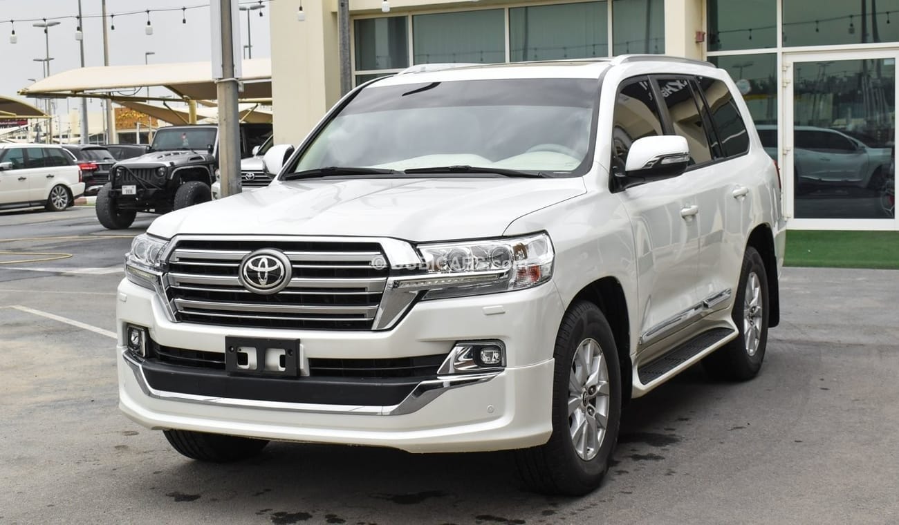 Toyota Land Cruiser GXR V8