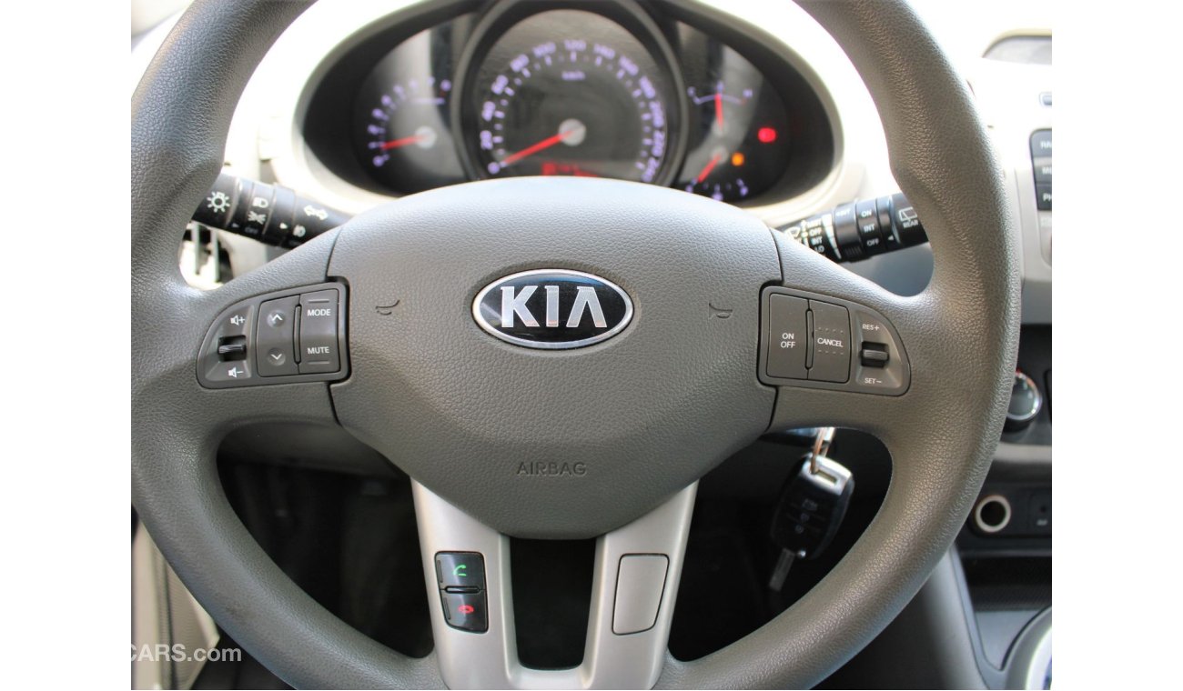 Kia Sportage AWD - GCC - CAR IS IN PERFECT CONDITION INSIDE OUT- 2 KEYS