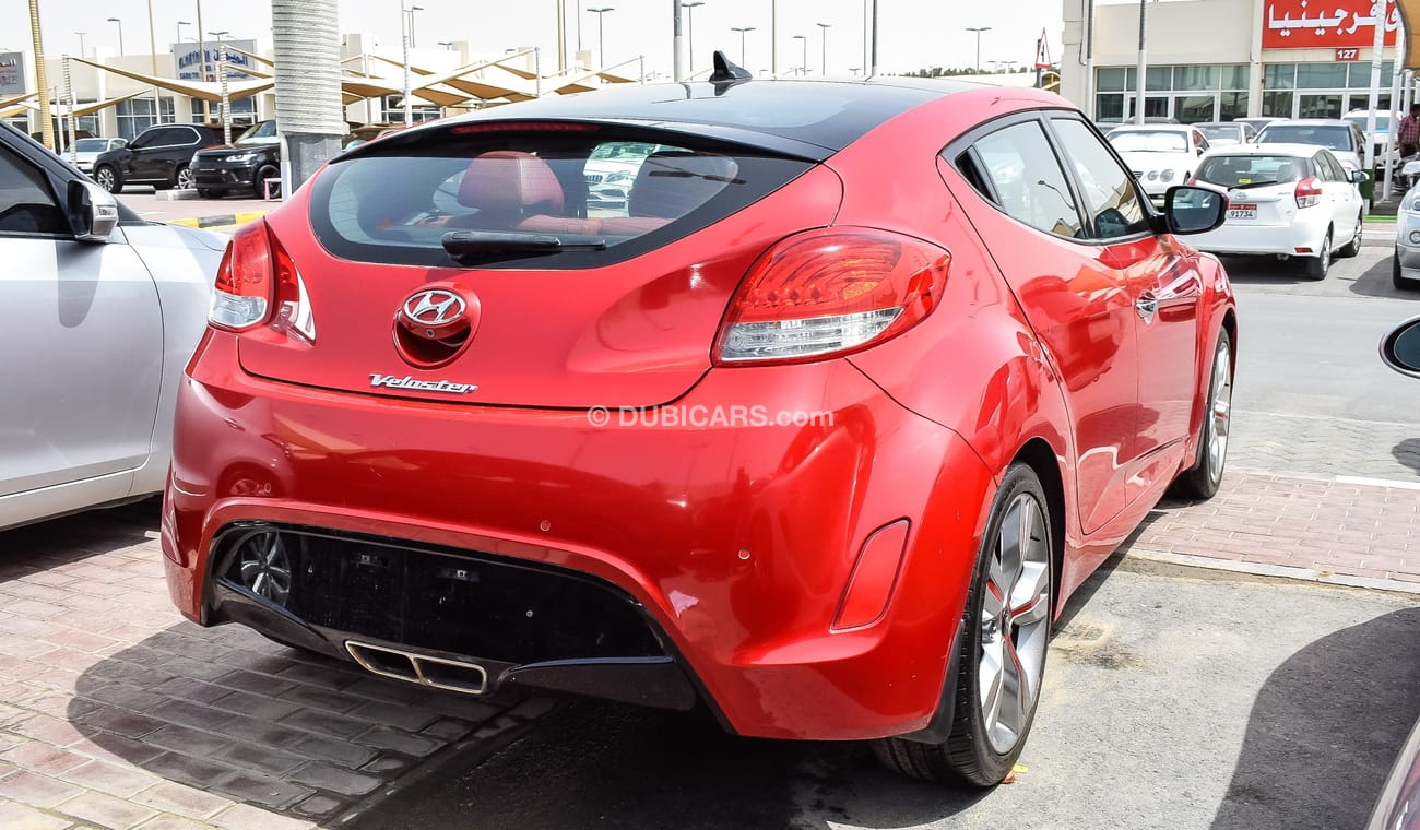 Hyundai Veloster 2015 Model Gulf specs Full options panorama roof DVD camera leather interiors