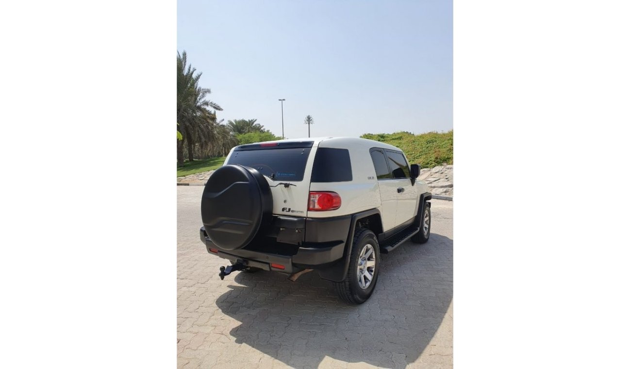 تويوتا إف جي كروزر Toyota Fj 2016 GCC Low mileage