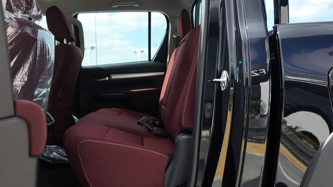 تويوتا هيلوكس TOYOTA HILUX SR5 4.0 V6 4WD A/T 2026