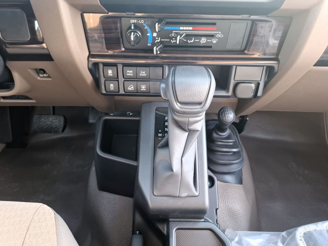 Toyota Land Cruiser 70 Toyota LC Hardtop 3 Door 4.0L 2025 AT Petrol No Diff Lock