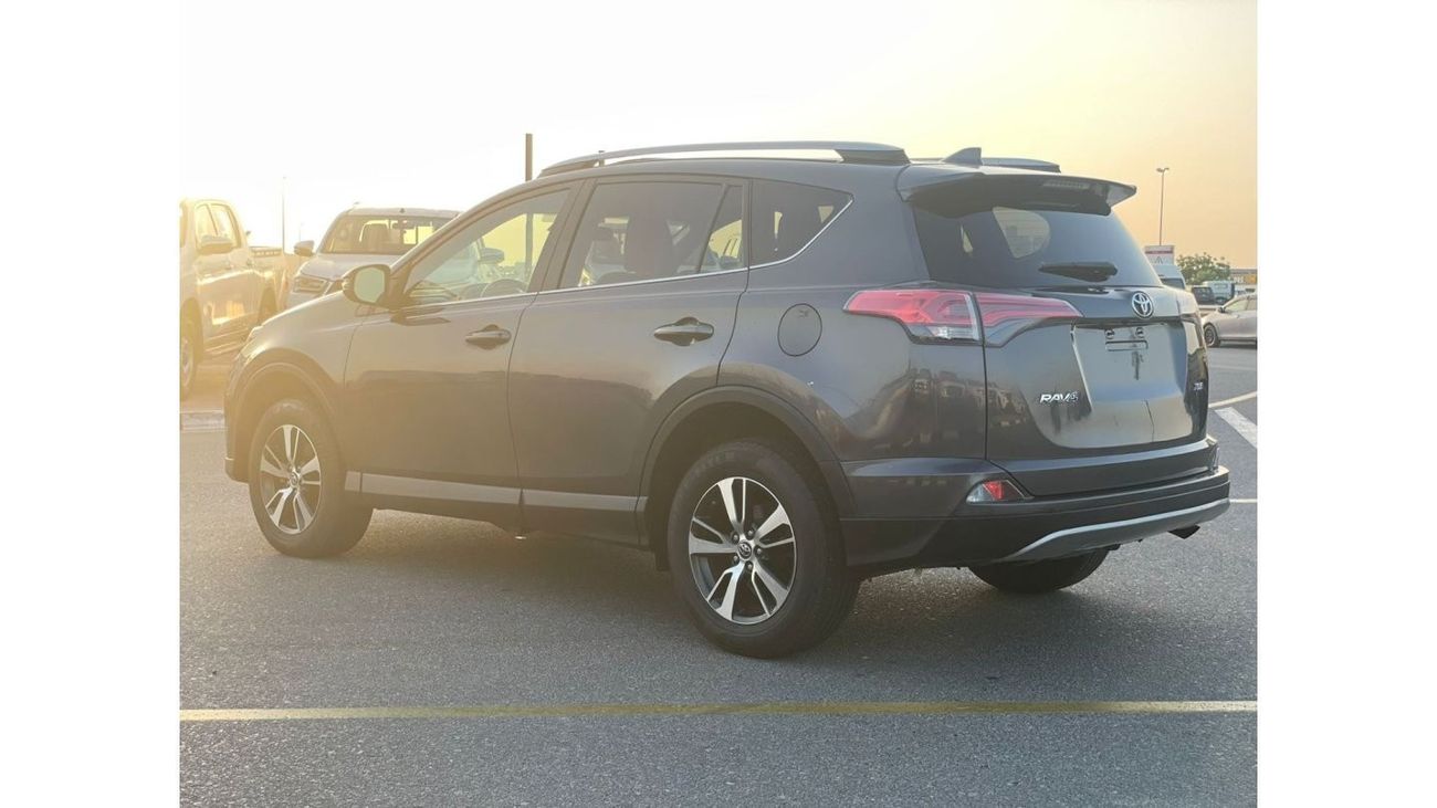 Toyota RAV4 2018 Toyota Rav4 2.5L V4 - Push Start and Auto Trunk Full Option With 2 keys -