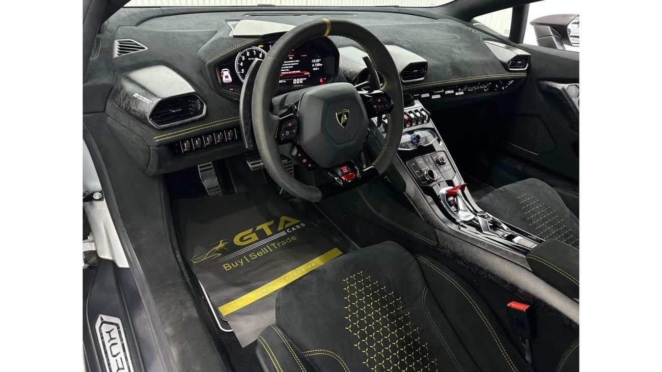 لامبورغيني هوراكان LP640-4 بيرفورمانتيه LP640-4 بيرفورمانتيه