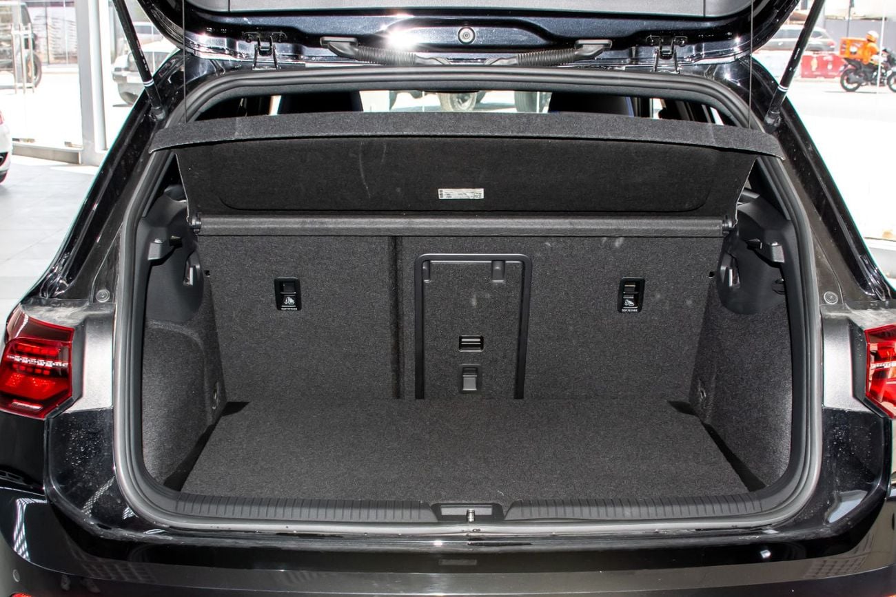 Volkswagen Golf R Base 2.0T