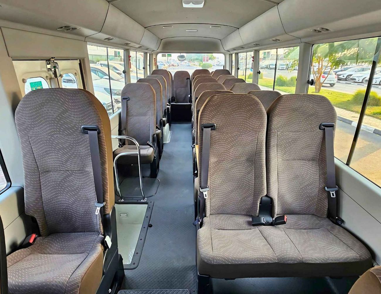 تويوتا كوستر DLX 23 SEATER/AUTO DOOR/2.7L PETROL V4 M/T/CODE#COPO