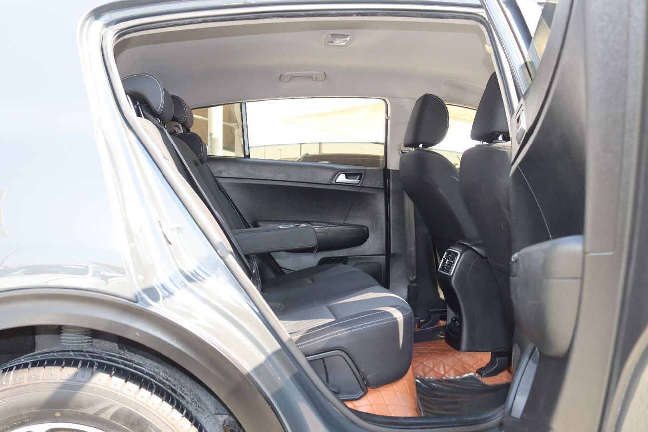 كيا سبورتيج كيا سبورتيج 2020 خليجى بحاله ممتازه ممشى 91000 كم بمحرك 2.0L بسعر 46000 درهم