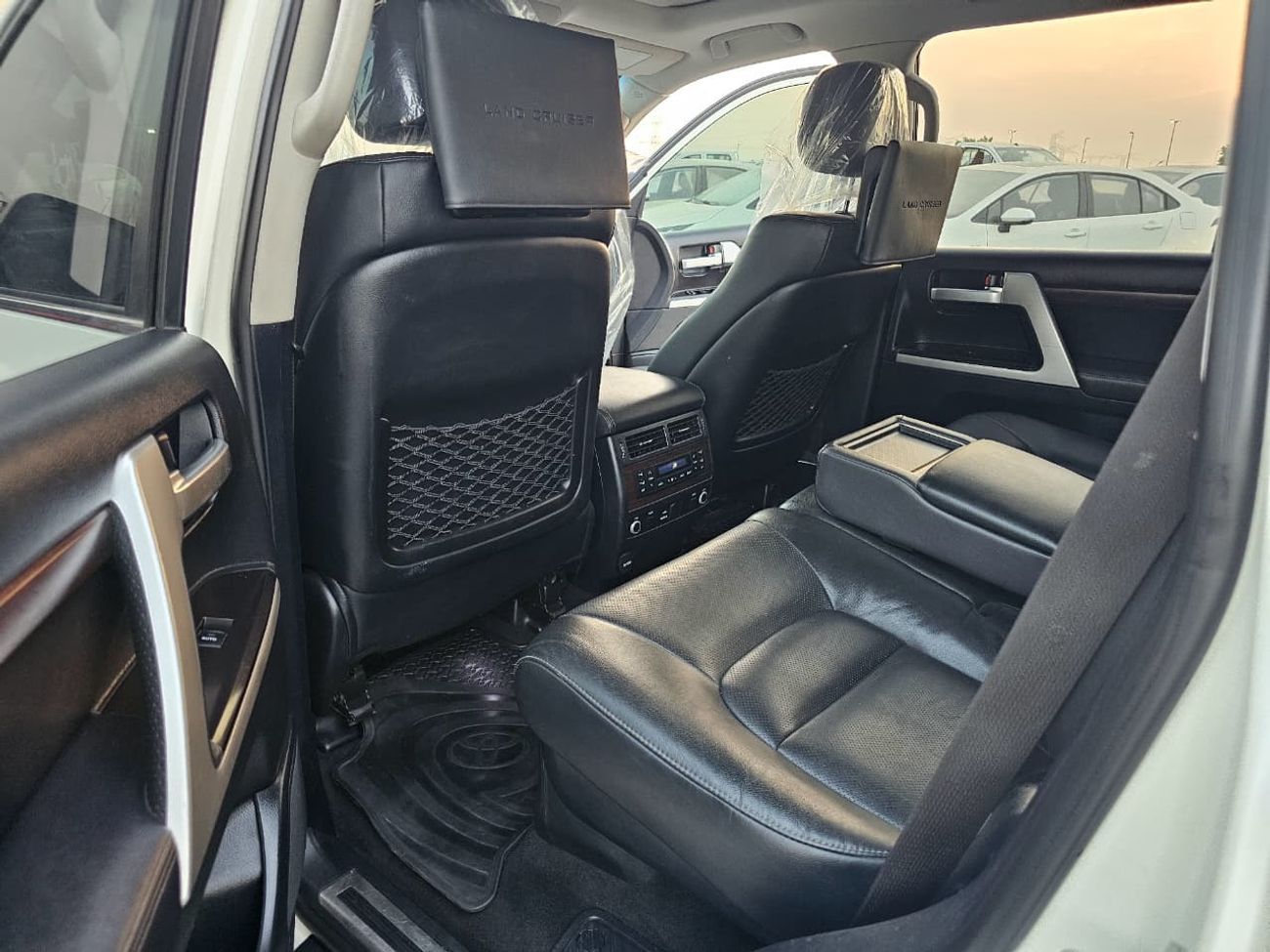 Toyota Land Cruiser 2019 TOYOTA LAND CRUISER V8 SAHARA