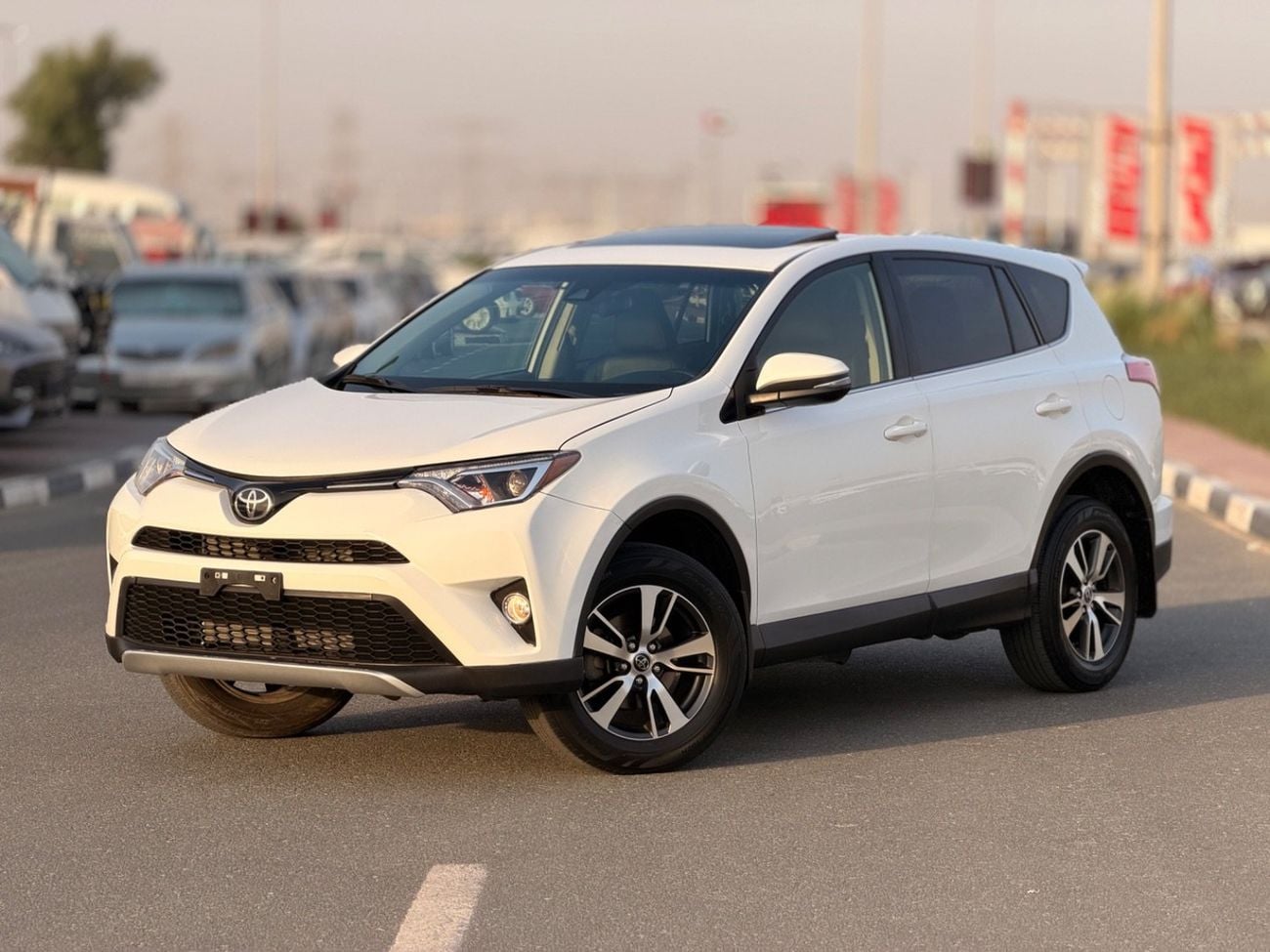 Toyota RAV4 XLE 2.5L / Sunroof, leather seats 2018 morel full option