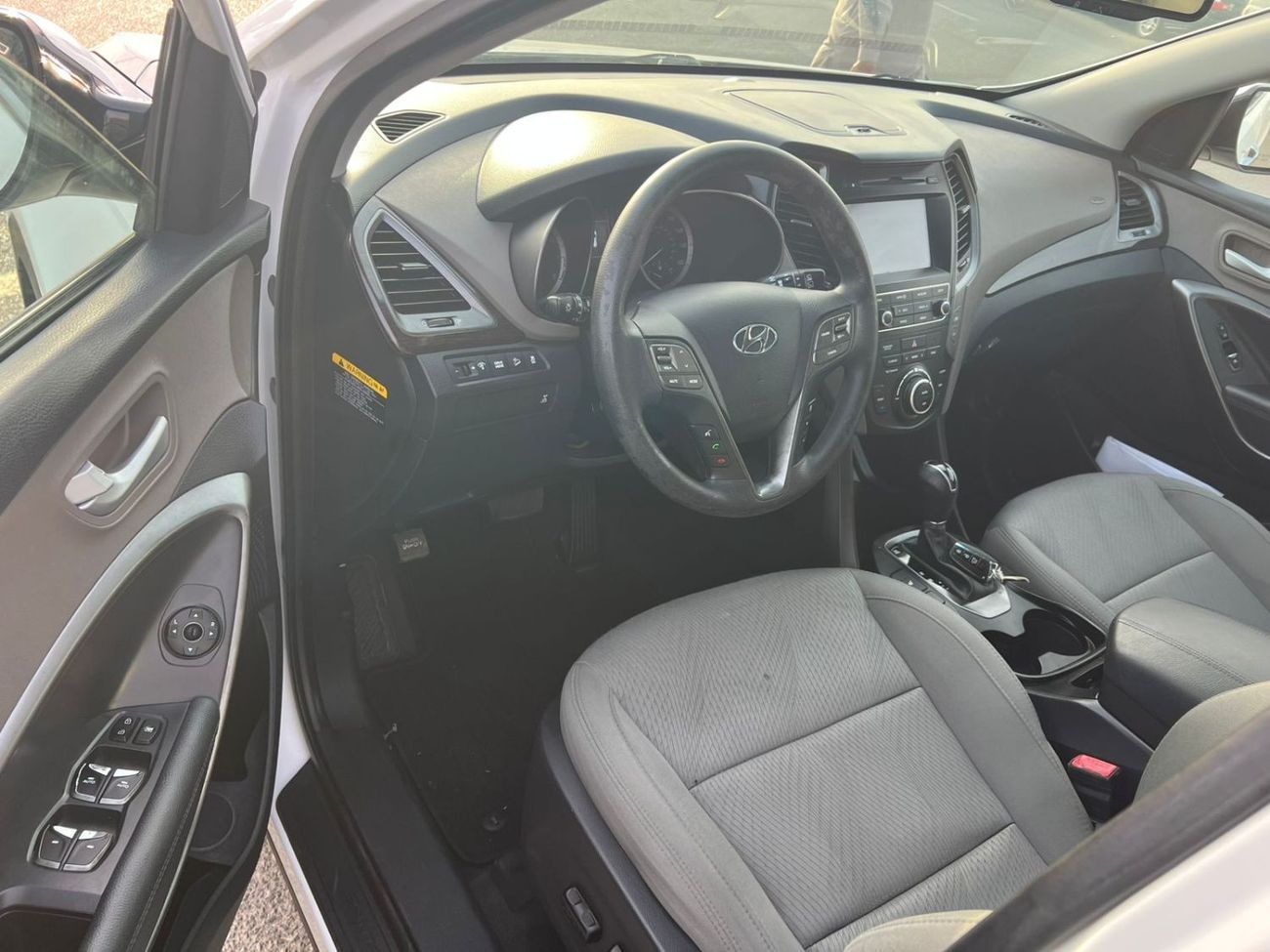 هيونداي سانتا في 2018 Hyundai Santa Fe Sport 2.4L - V4 - REAR CAM - BIG SCREEN - PUSH START - AUTO TRUNK -