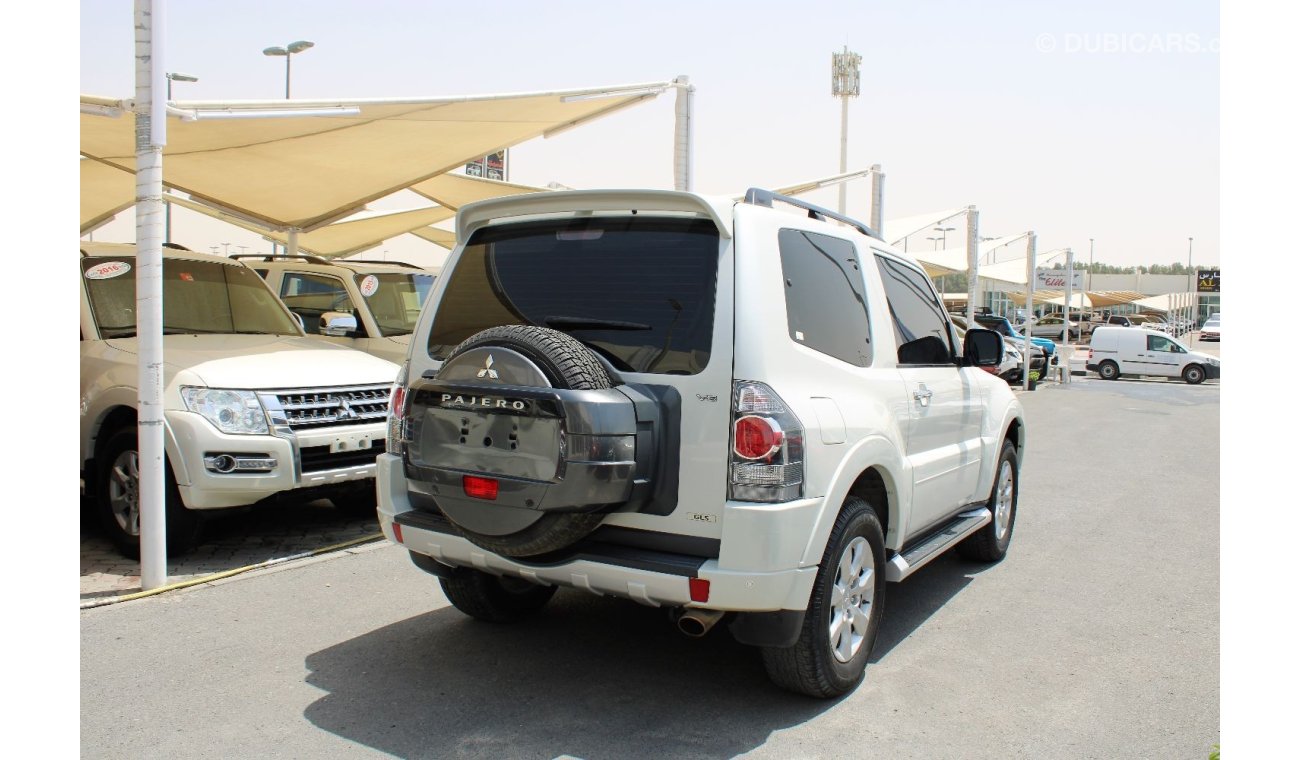 Mitsubishi Pajero GCC - ACCIDENTS FREE - ORIGINAL PAINT - CAR IS IN PERFECT CONDITION INSIDE OUT