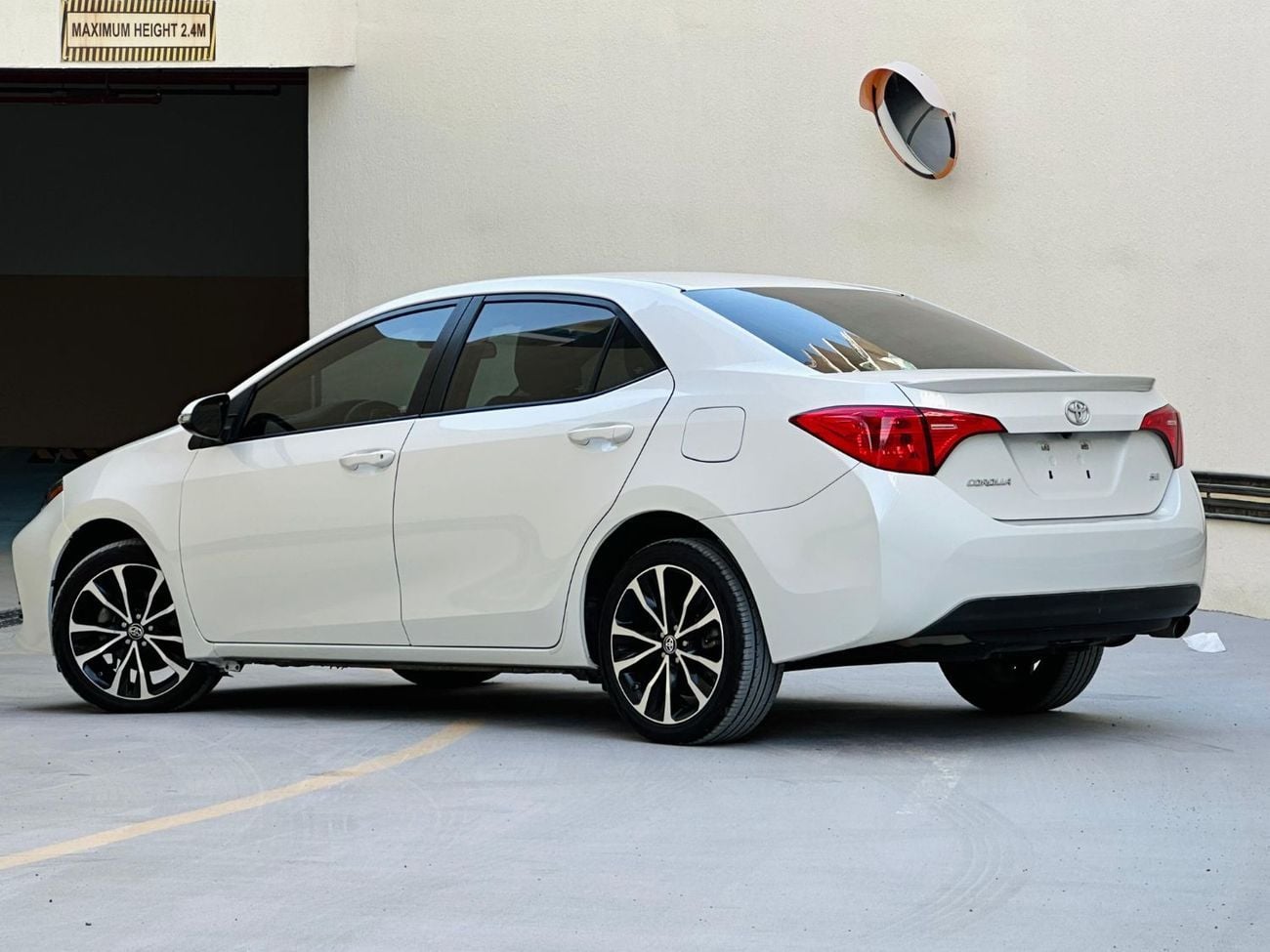 تويوتا كورولا SE Year: 2017  SE Engine: 1.8L V4