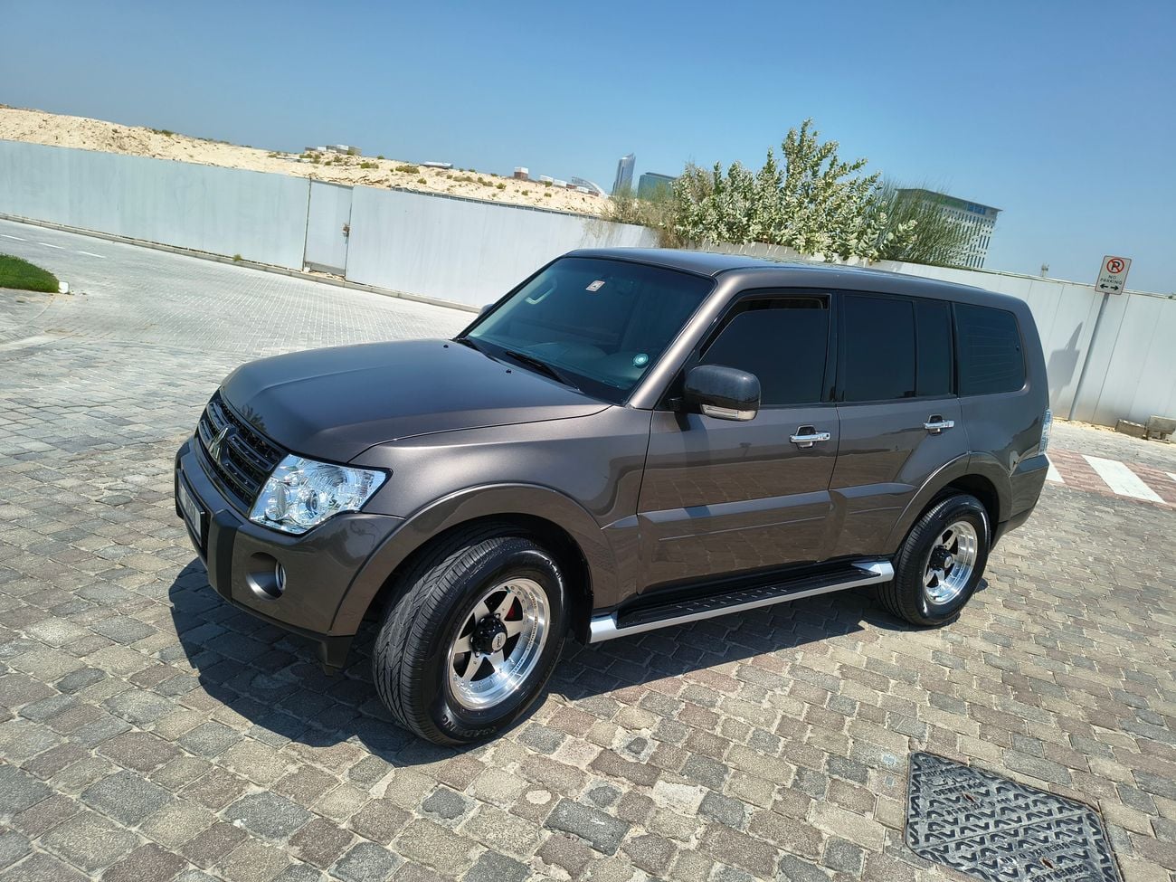 Mitsubishi Pajero GLS MIDLINE