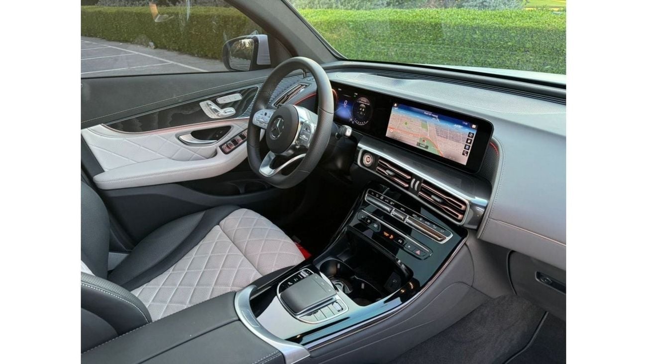 مرسيدس بنز EQC 400 مرسيدس بنز اي ام جى EQ400 M4 خليجي 2023 تشييكات وكاله تحت الضمان بحاله ممتازه كونتركت سيرفس مجانا ل