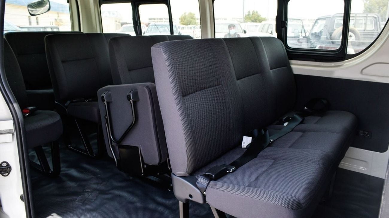 تويوتا هاياس Old Shape - ECTP2M002 - 2025 Toyota Hiace Passenger Van Old Shape - 2.5L Diesel Manual