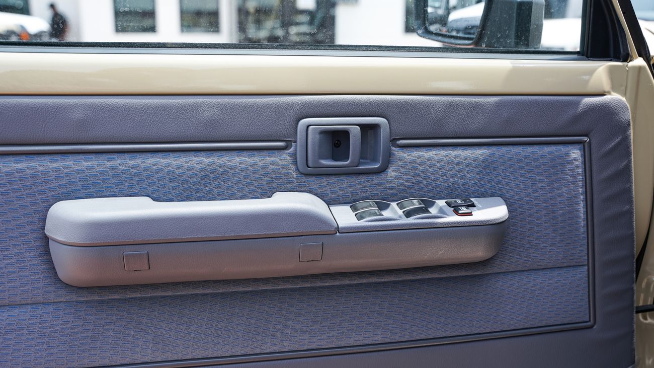 Toyota Land Cruiser 70
