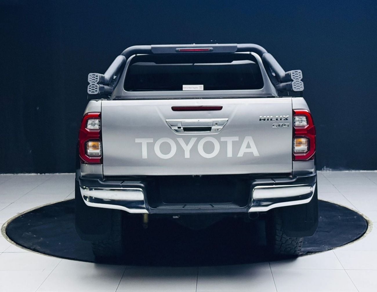 Toyota Hilux diesel 2.8 liter ,right hand drive ,automatic gear ,only for export