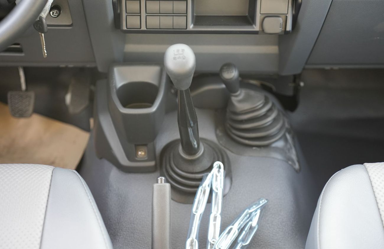 Toyota Land Cruiser Pick Up LC79 DSL DC 4.2L MT/TEVT4 Basic
