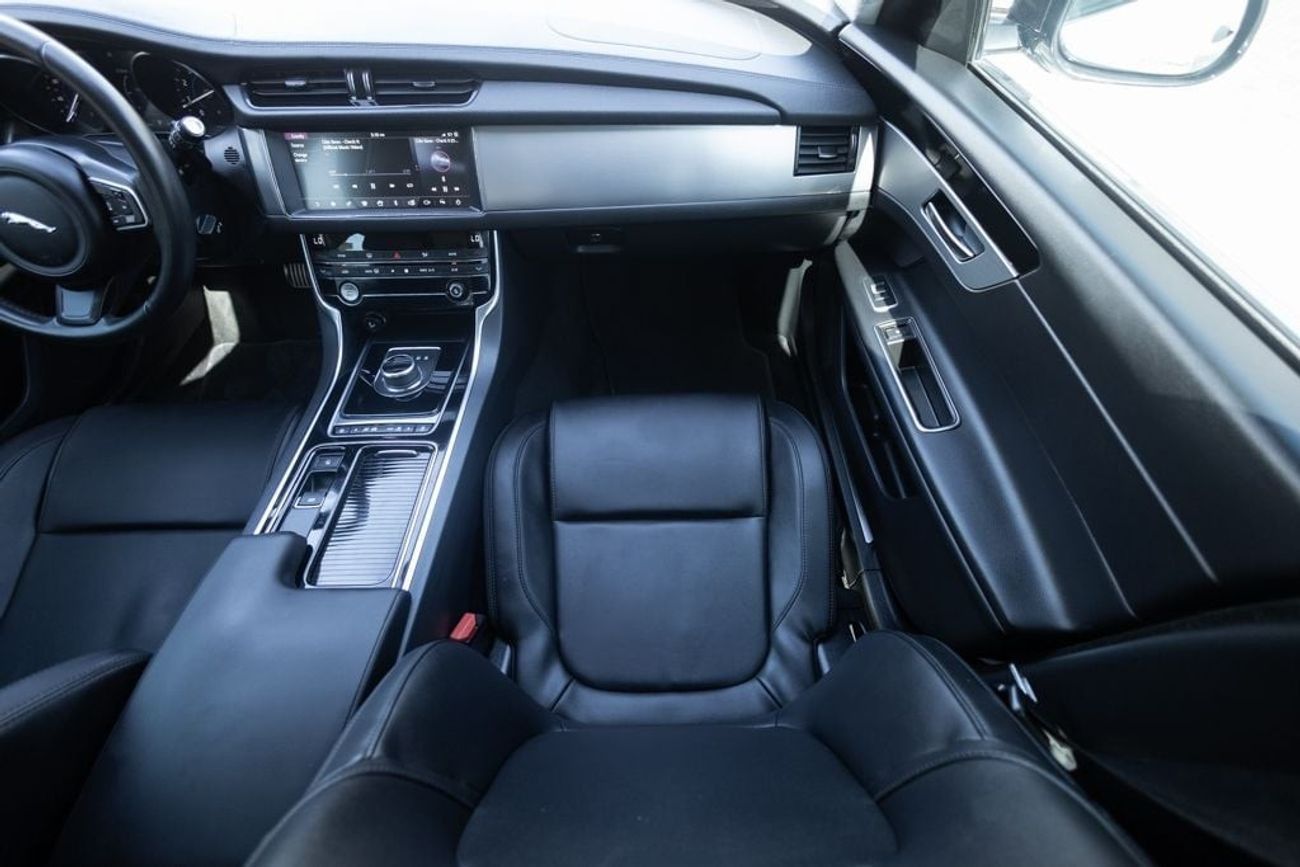 جاكوار XF Prestige 2.0L
