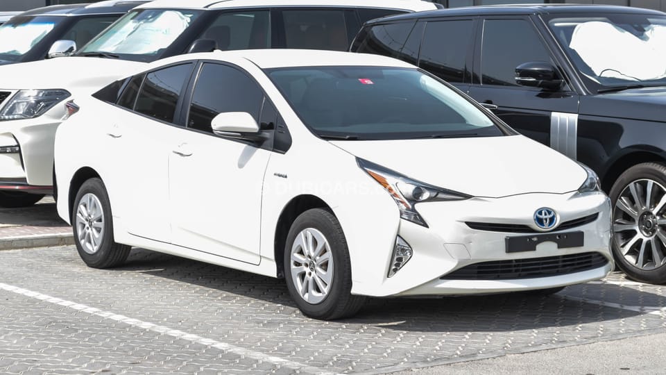 Toyota Prius Hybrid for sale AED 45,000. White, 2018