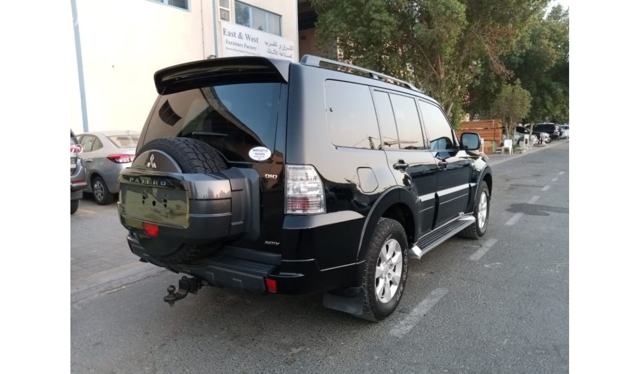 Mitsubishi Pajero MITSUBISHI PAJERO RIGHT HAND DRIVE (PM 882)