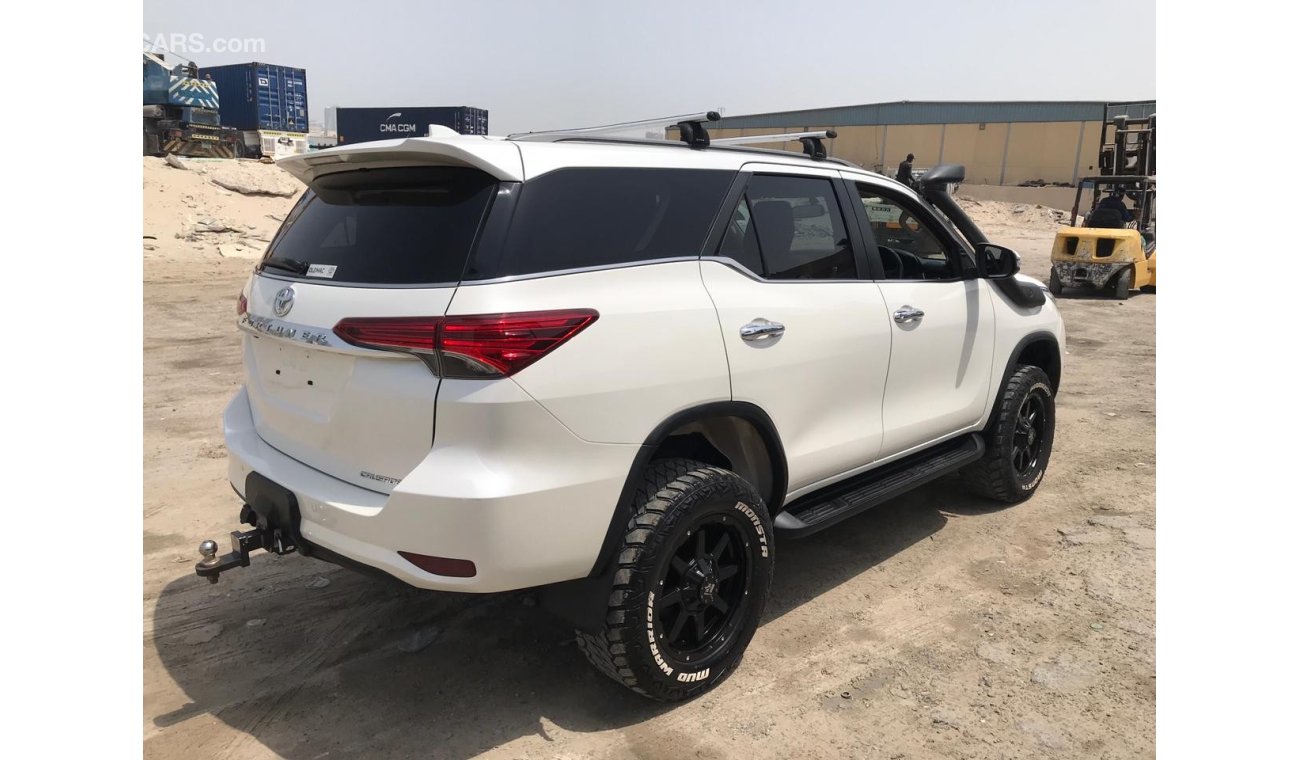 تويوتا فورتونر diesel white color 2015 model full option 7 seats automatic 2.8L