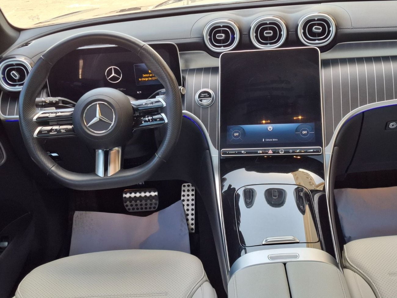مرسيدس بنز GLC 300 مرسيدس بنز 2023 فل GLC300
