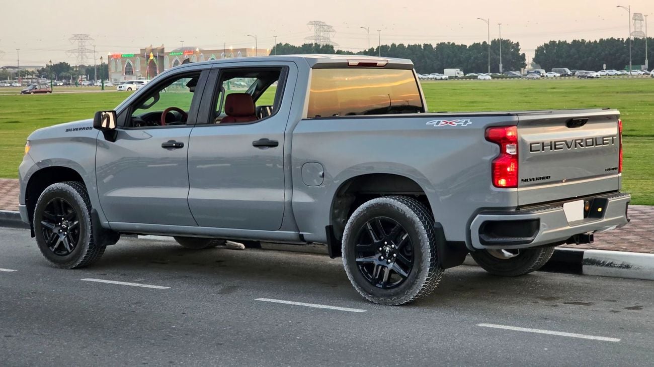 Chevrolet Silverado Custom K1500